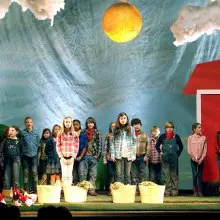 “Old MacDonald Had a Farm…” Kids’ Play Turns Into (an Absurdly Cute) Statement on GMOs and Organic Food