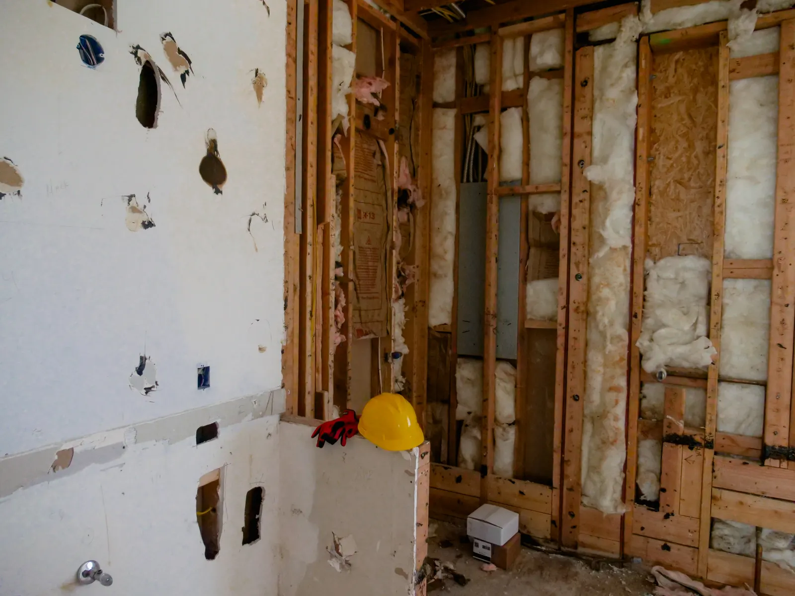 Before: Mapleton bathroom