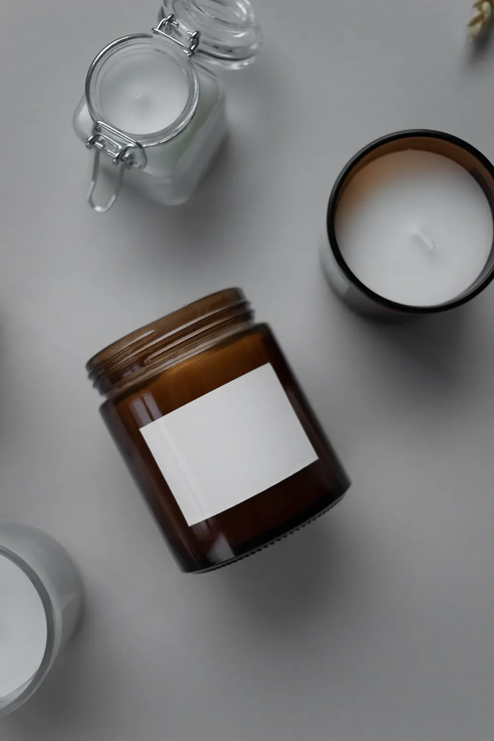 Cedar & smoke candle