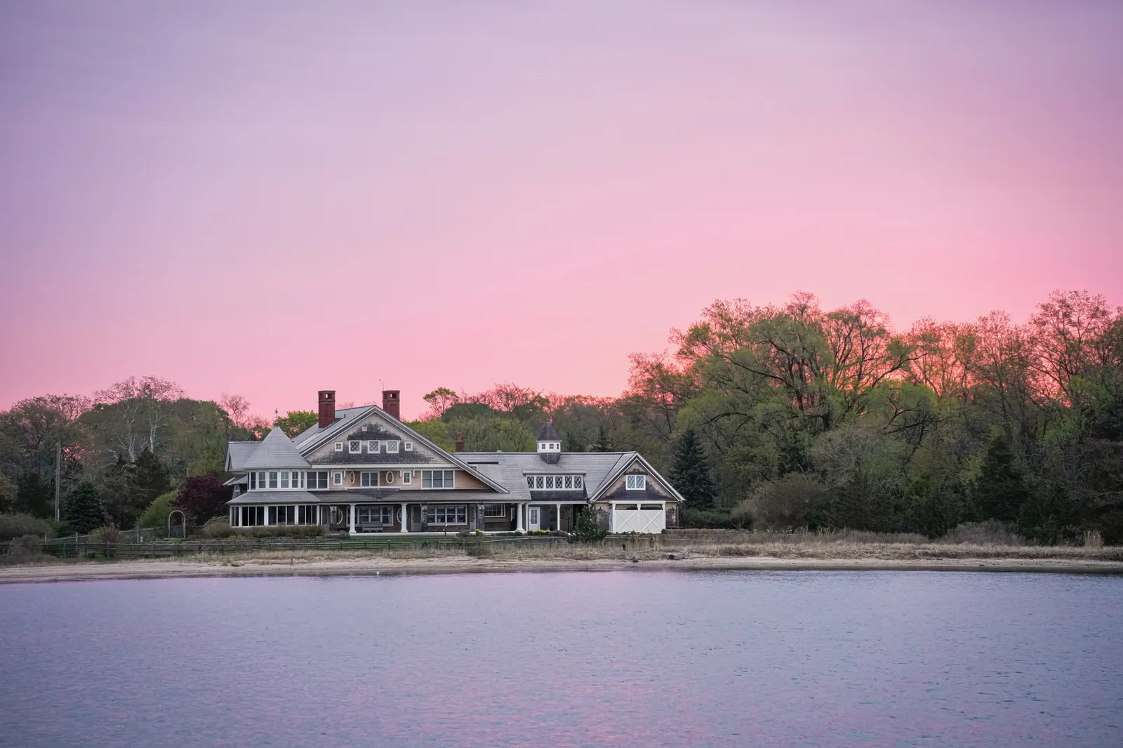 Lakefront home at dusk