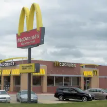 With Profits Plummeting, McDonald’s May Sell Organic Products Soon (But Beware Its Monsanto Ties)
