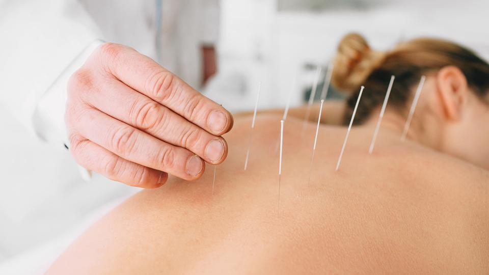 acupuncturist table