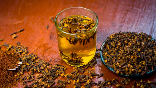 Clove water has many benefits including disease protection, support for hair growth, inner healing and much more. 
