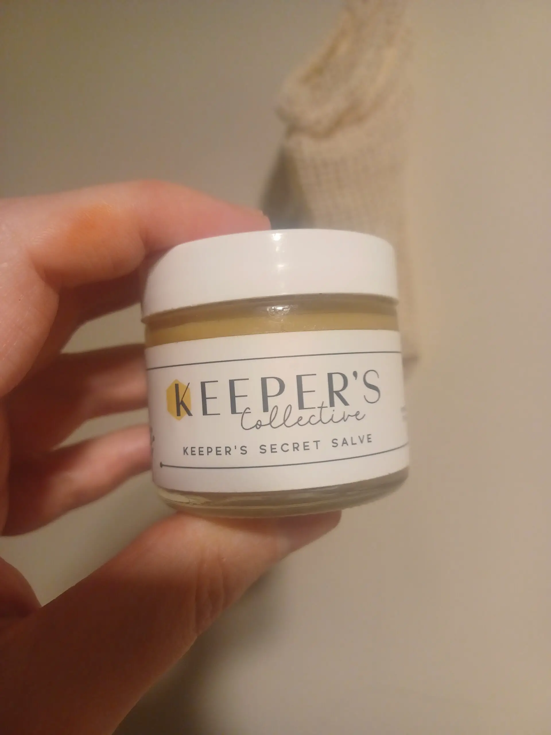 Keeper's Secret produces outstanding salves that help to heal skin topically. The salve penetrates deep into pores for total health. 