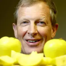 “We Didn’t Want to Put a Skull and Crossbones (On It):” GMO Apple Creator Neil Carter Says About Controversial Product