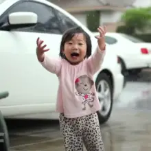 Little Girl Experiences Rain for the First Time, and the Results Are Absolutely Heart-Warming