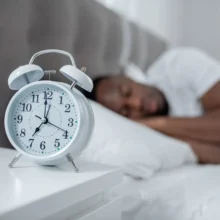 Four Benefits (and Three Drawbacks) of Biphasic Sleep (Sleeping in Two Separate Cycles)